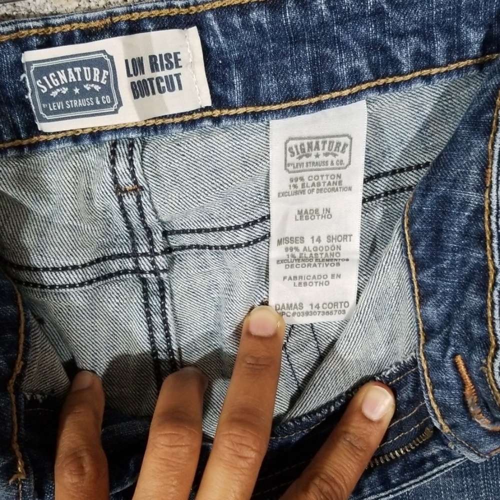 3/$20 Signature Bootcut Women's Jeans Pant Size 14 - Picture 3 of 6